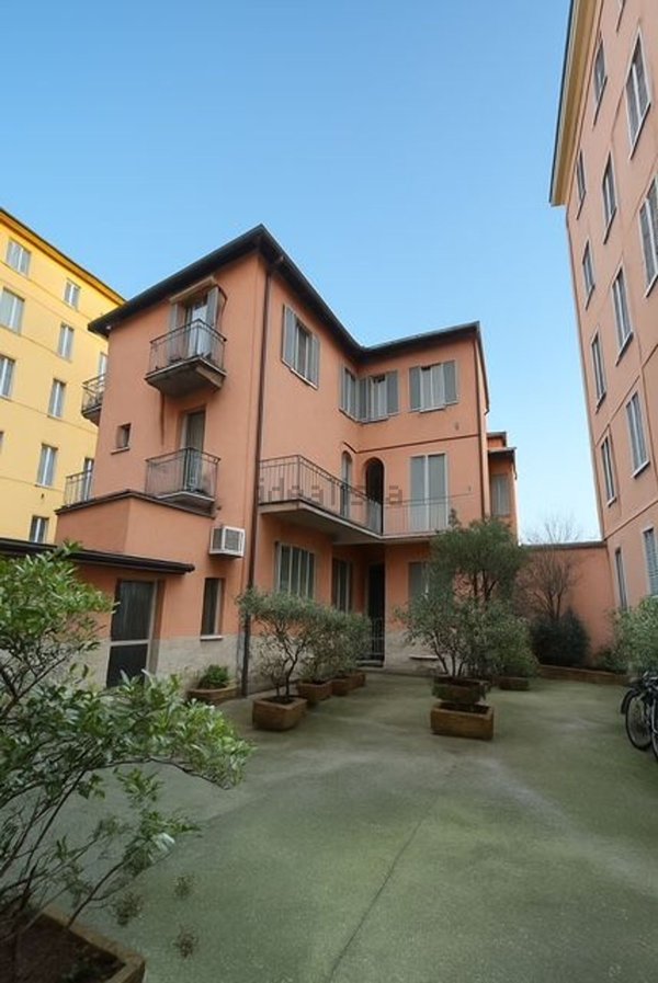 appartamento in vendita a Milano in zona Famagosta