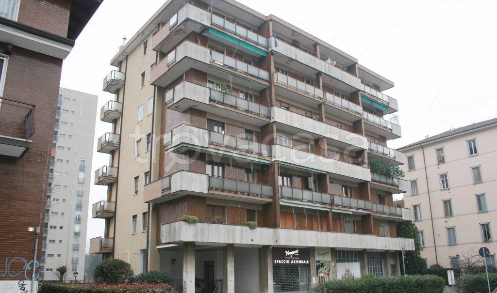 appartamento in vendita a Milano in zona Gorla