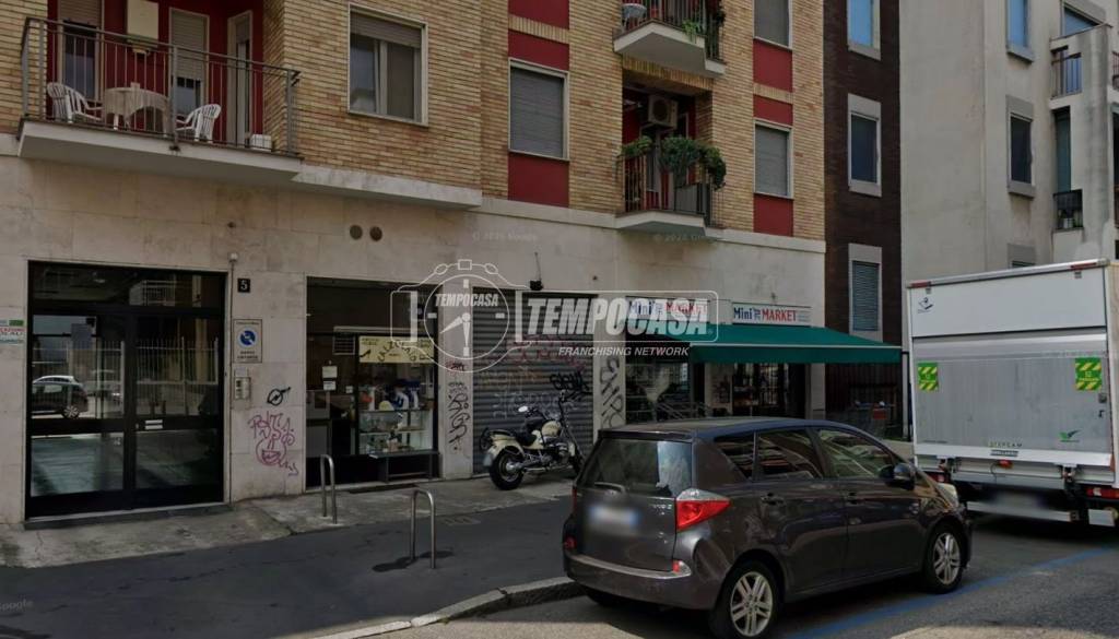 negozio in vendita a Milano in zona Famagosta