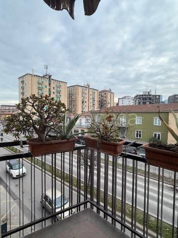 appartamento in vendita a Milano in zona Isola