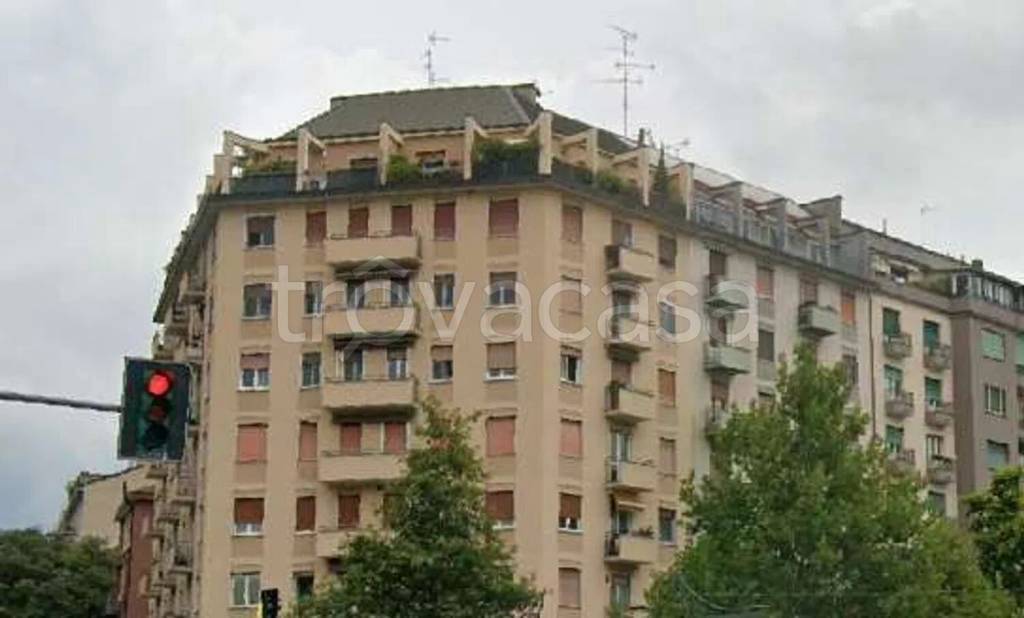 appartamento in vendita a Milano in zona Corvetto