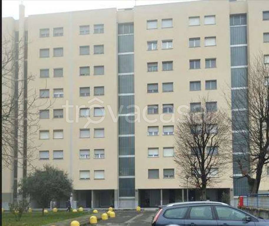 appartamento in vendita a Milano in zona Corvetto