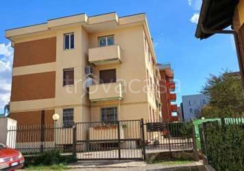 appartamento in vendita a Milano in zona Figino