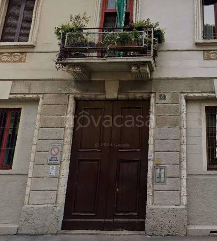 appartamento in vendita a Milano in zona Isola
