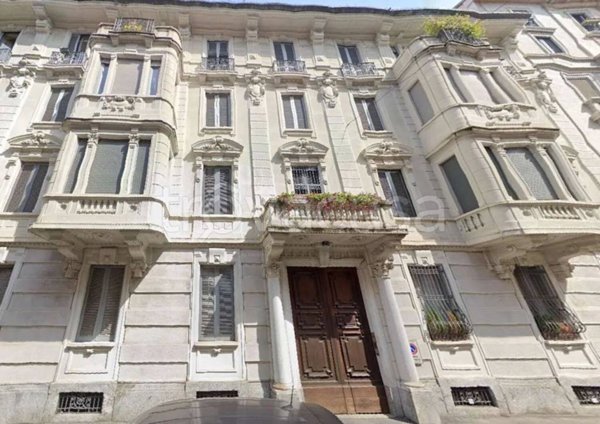 appartamento in vendita a Milano in zona Sempione