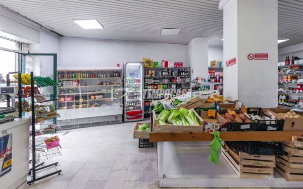 negozio in vendita a Milano in zona Maciachini