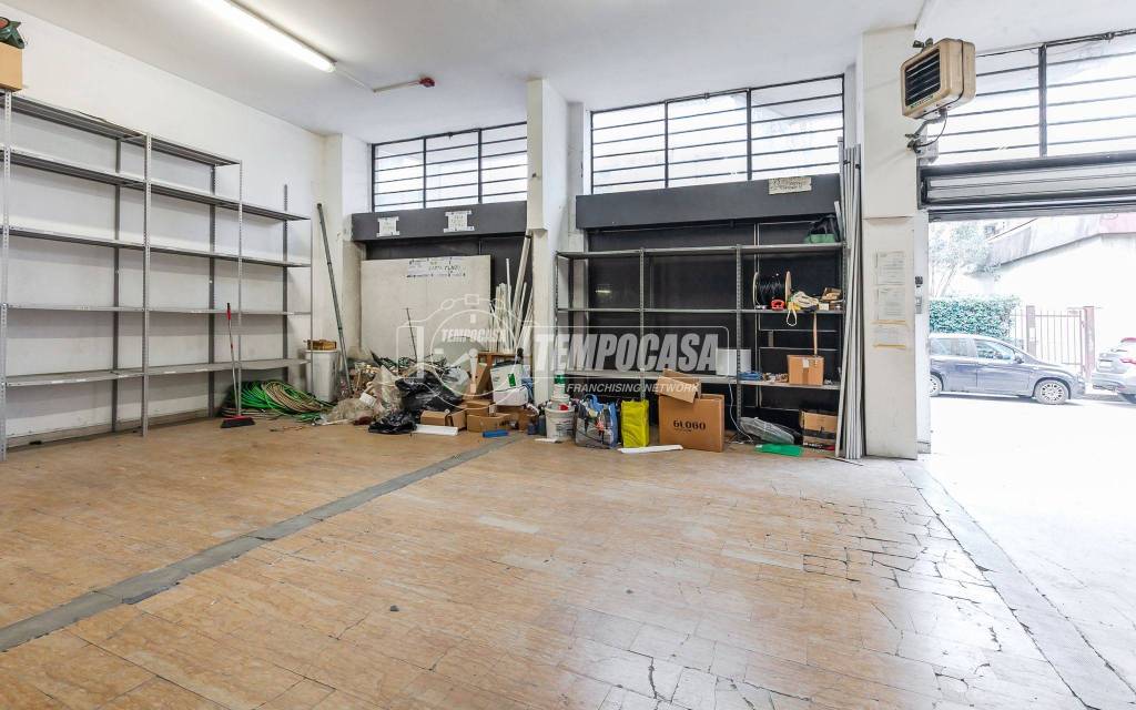 negozio in vendita a Milano in zona Dergano