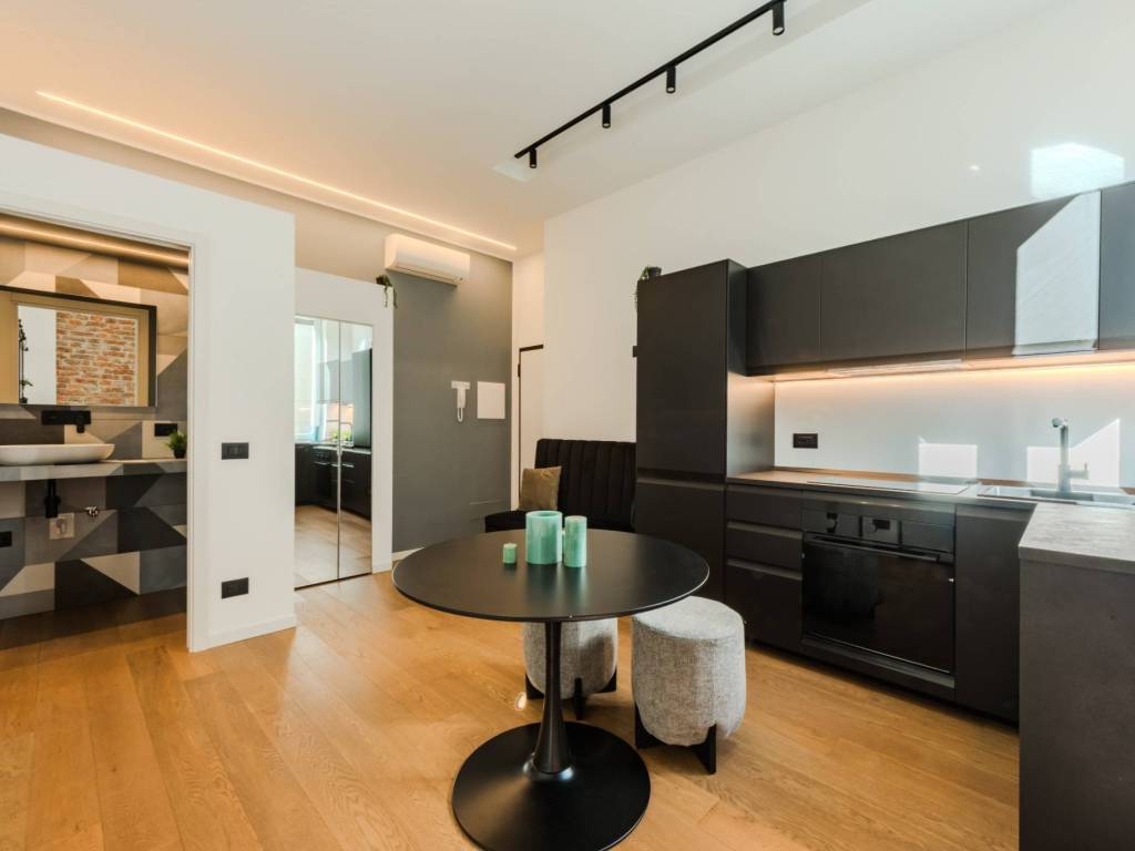 appartamento in vendita a Milano in zona QT8