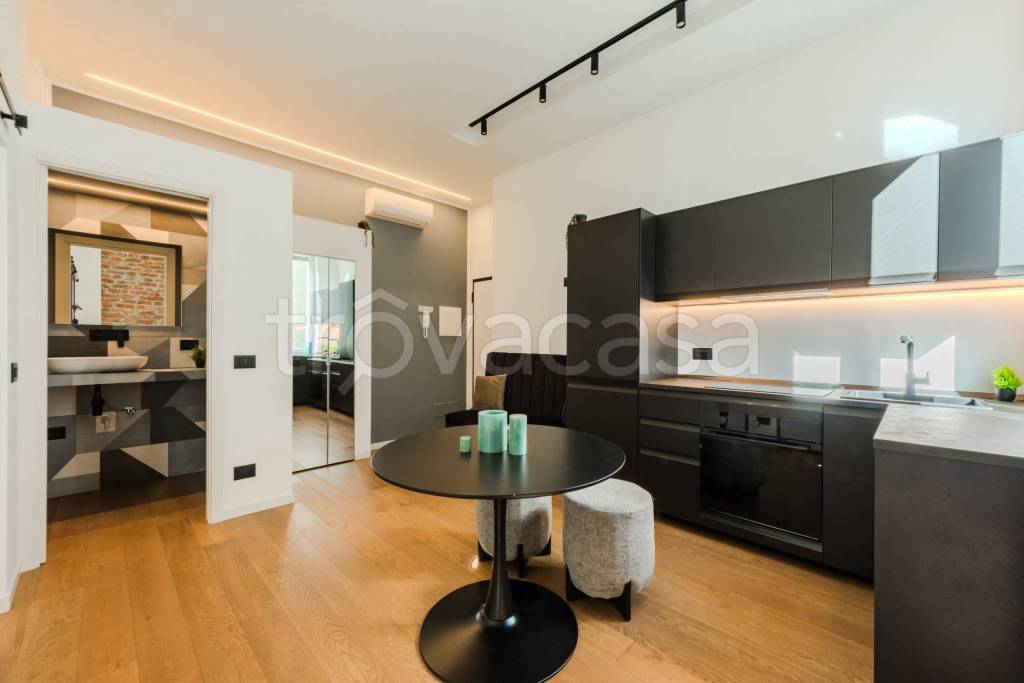 appartamento in vendita a Milano in zona QT8