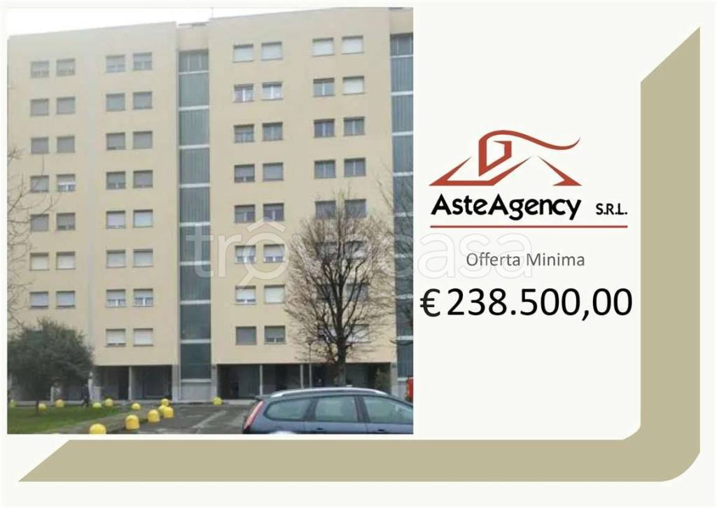 appartamento in vendita a Milano in zona Corvetto