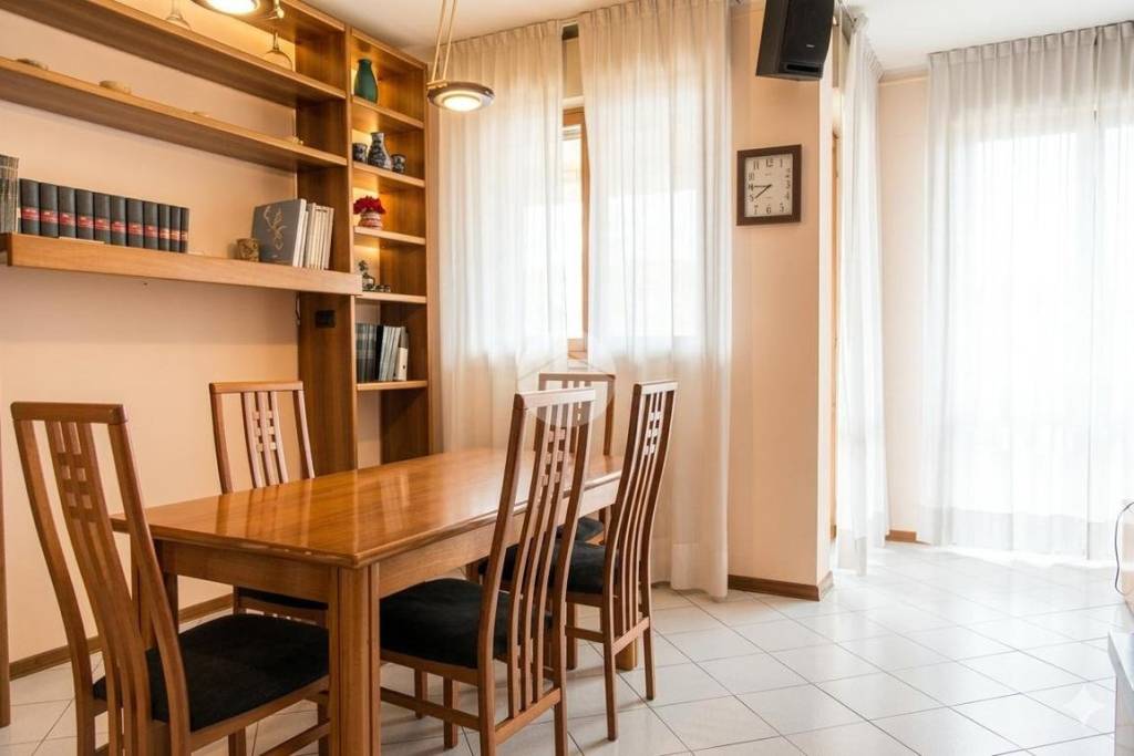 appartamento in vendita a Milano in zona Piazzale Lodi