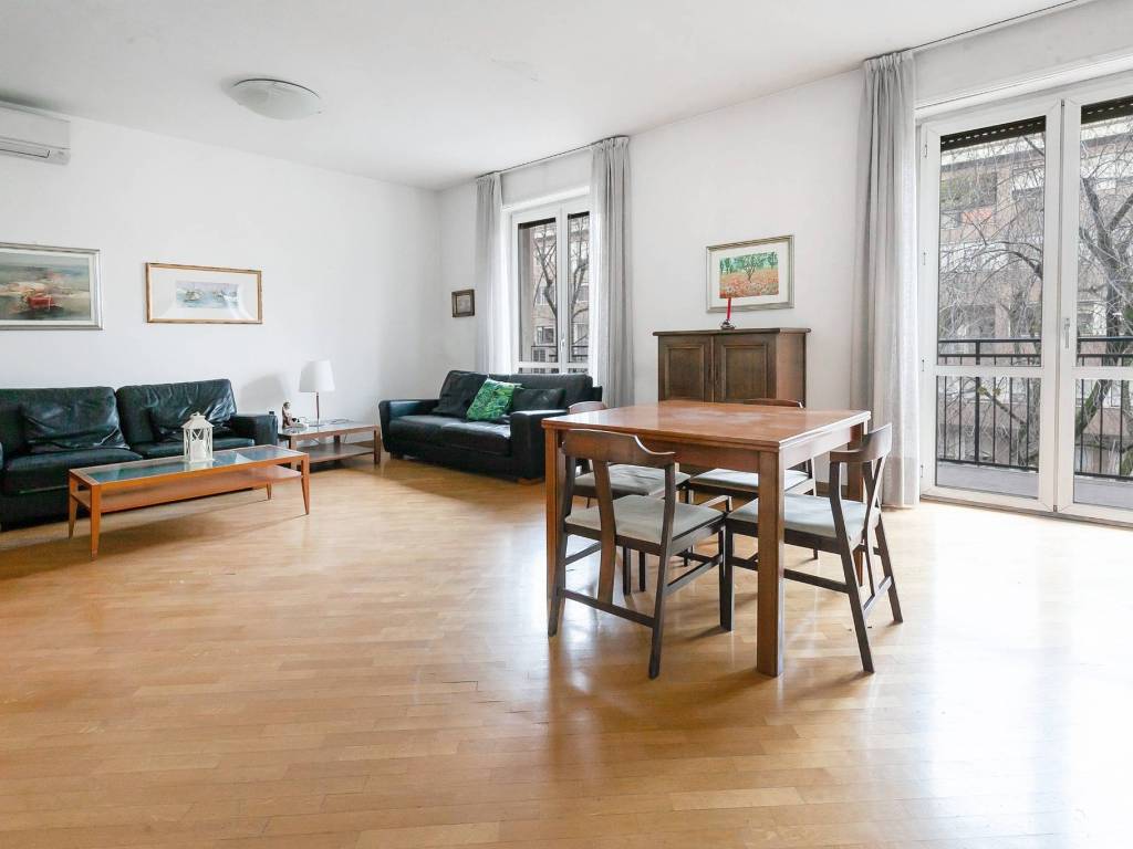 appartamento in vendita a Milano in zona Isola