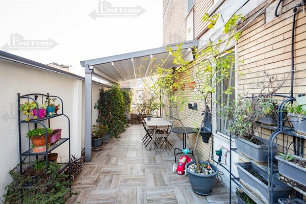 appartamento in vendita a Milano in zona Casoretto