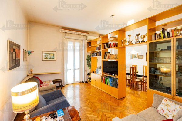 appartamento in vendita a Milano in zona Città Studi
