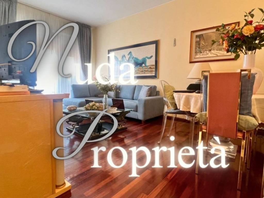 appartamento in vendita a Milano in zona Il Portello