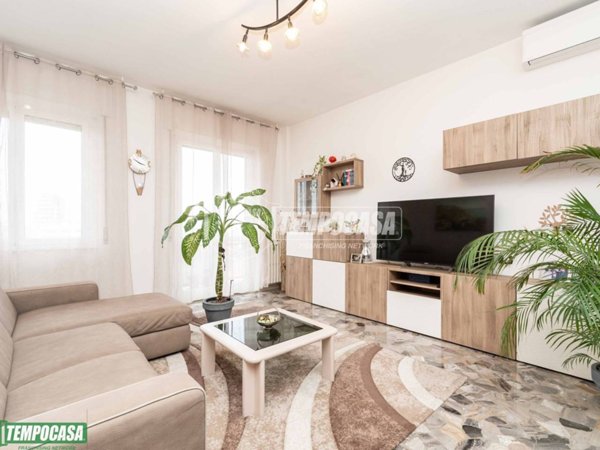 appartamento in vendita a Milano in zona Crescenzago