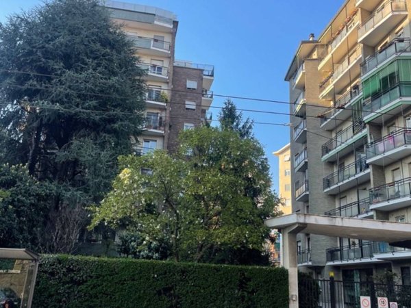 appartamento in vendita a Milano in zona Piazzale Lodi