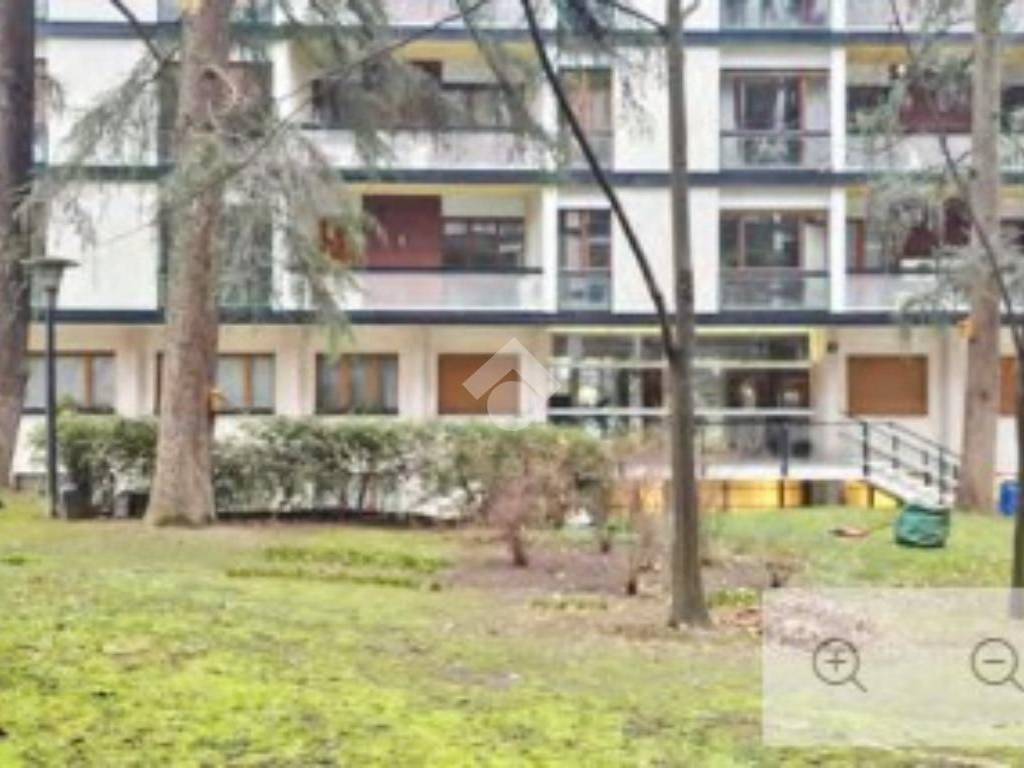 appartamento in vendita a Milano in zona Solari