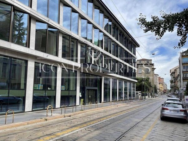 negozio in vendita a Milano in zona Vigentino