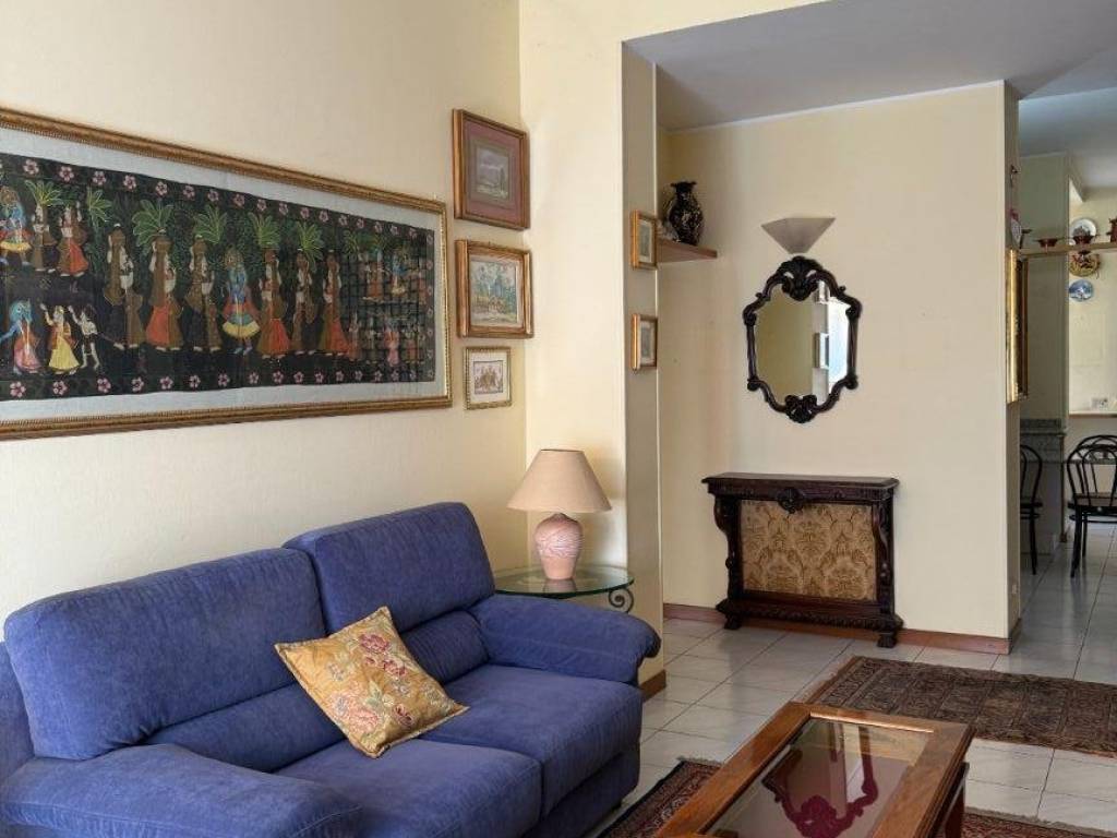 appartamento in vendita a Milano in zona Adriano