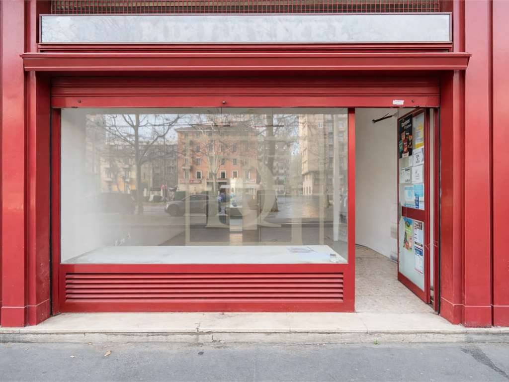 negozio in vendita a Milano in zona Bicocca