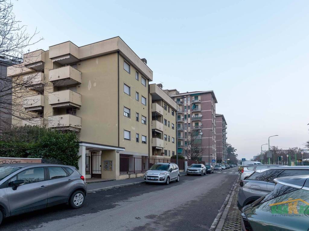 appartamento in vendita a Milano in zona Niguarda