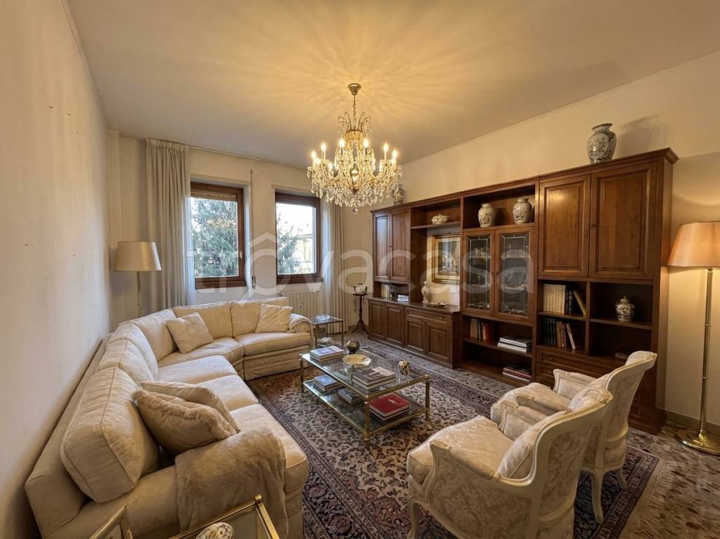 appartamento in vendita a Milano in zona Bocconi