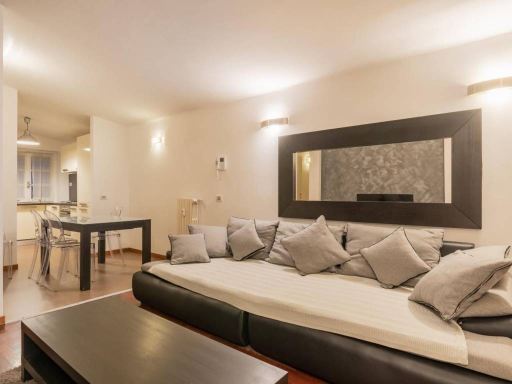 appartamento in vendita a Milano in zona Porta Nuova