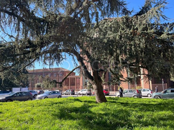 appartamento in vendita a Milano in zona Baggio