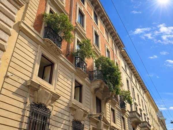 appartamento in vendita a Milano in zona Guastalla