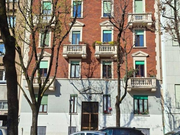 appartamento in vendita a Milano in zona Isola