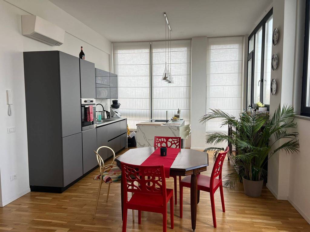 appartamento in vendita a Milano in zona Forlanini