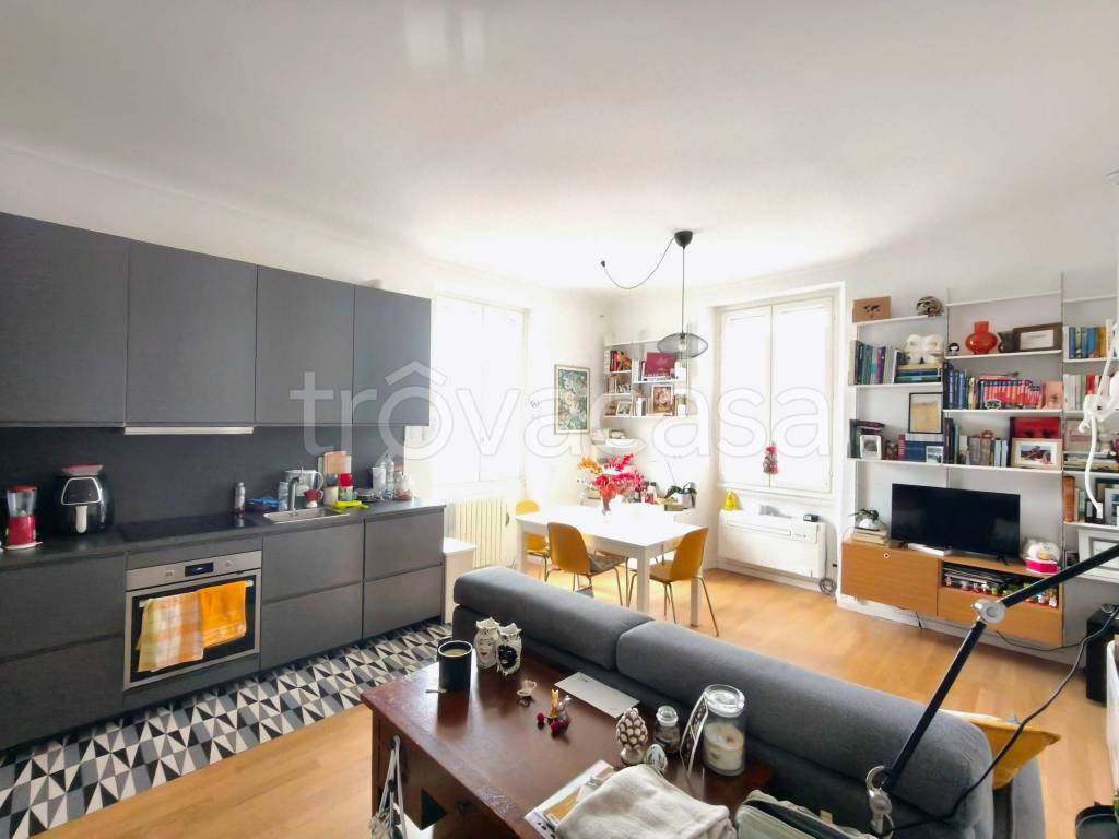 appartamento in vendita a Milano in zona Bocconi