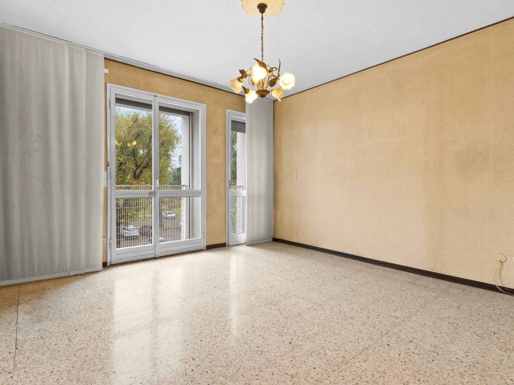 appartamento in vendita a Milano in zona Barona