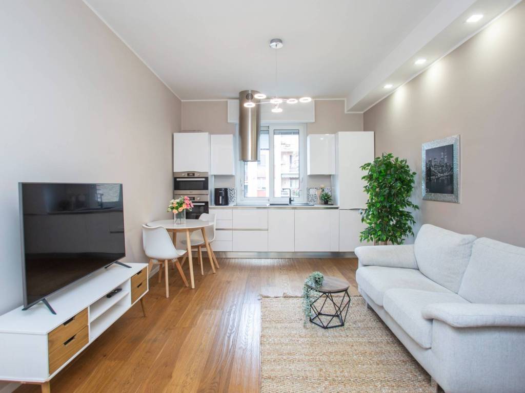 appartamento in vendita a Milano in zona Adriano