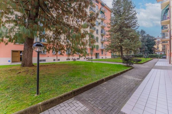 appartamento in vendita a Milano in zona Prato Centenaro