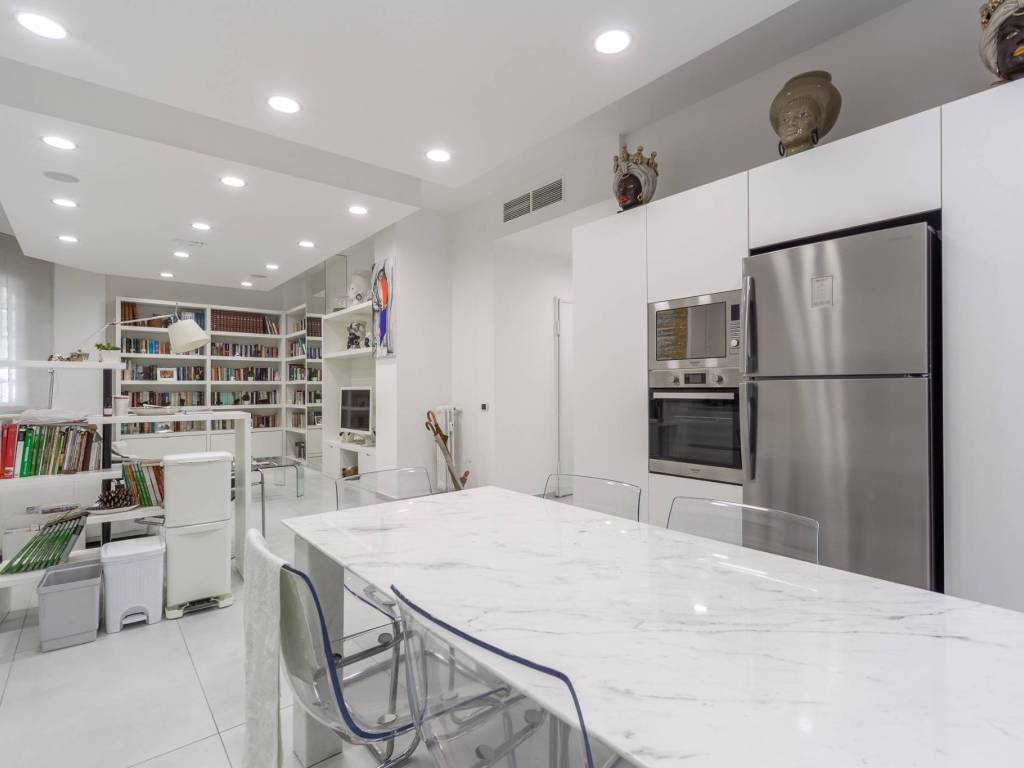 appartamento in vendita a Milano in zona Porta Venezia