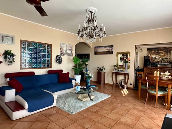 appartamento in vendita a Milano in zona Baggio