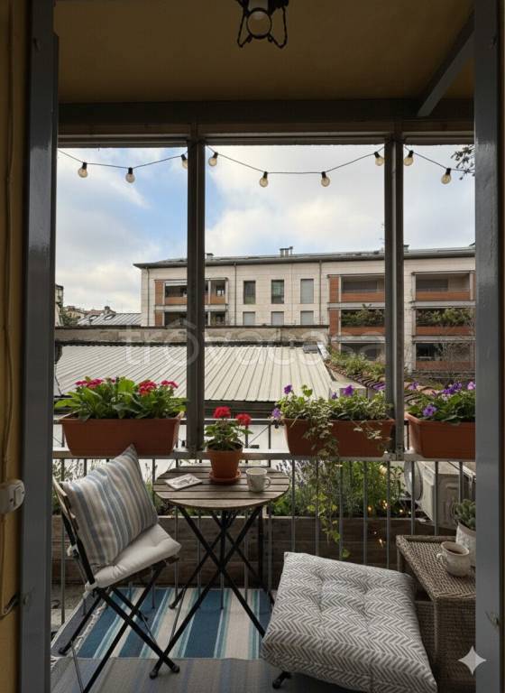 appartamento in vendita a Milano in zona Solari