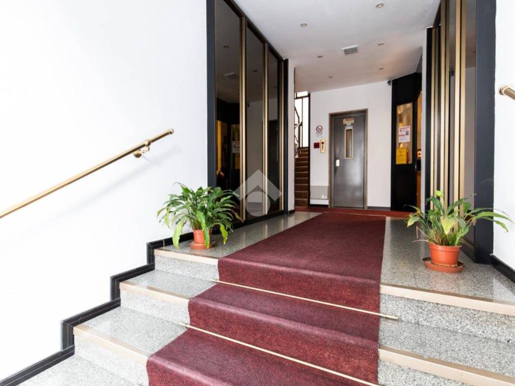 appartamento in vendita a Milano in zona Loreto