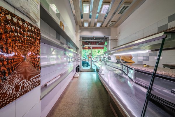 negozio in vendita a Milano in zona Città Studi