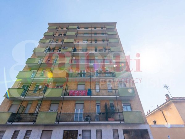 appartamento in vendita a Milano in zona Famagosta