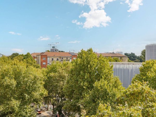 appartamento in vendita a Milano in zona Bocconi