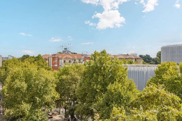 appartamento in vendita a Milano in zona Bocconi