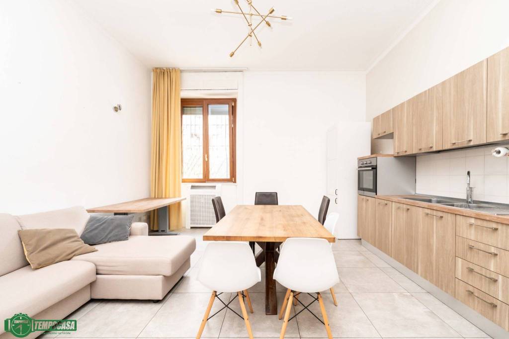 appartamento in vendita a Milano in zona Città Studi