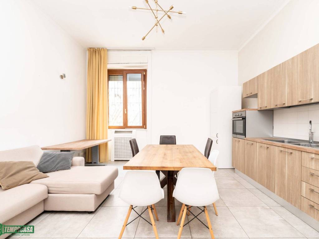 appartamento in vendita a Milano in zona Città Studi