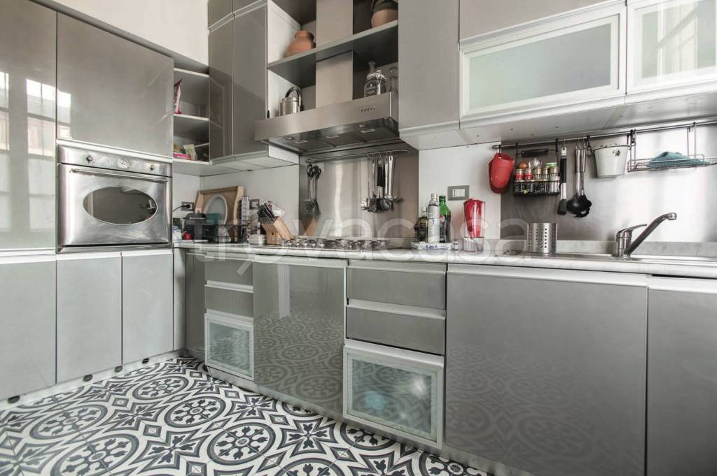 appartamento in vendita a Milano in zona Porta Ticinese