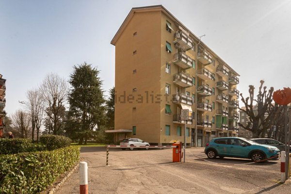 appartamento in vendita a Milano in zona Quarto Oggiaro