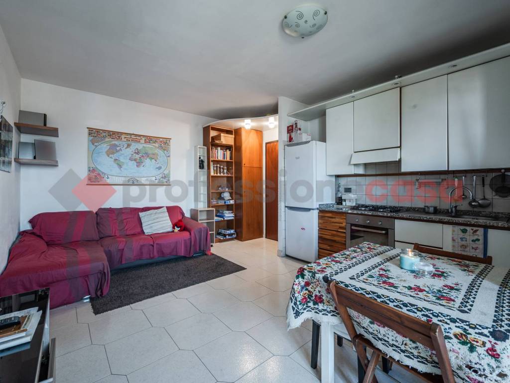 appartamento in vendita a Milano in zona Famagosta