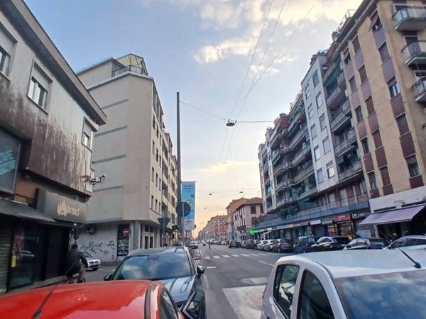 negozio in vendita a Milano in zona Adriano